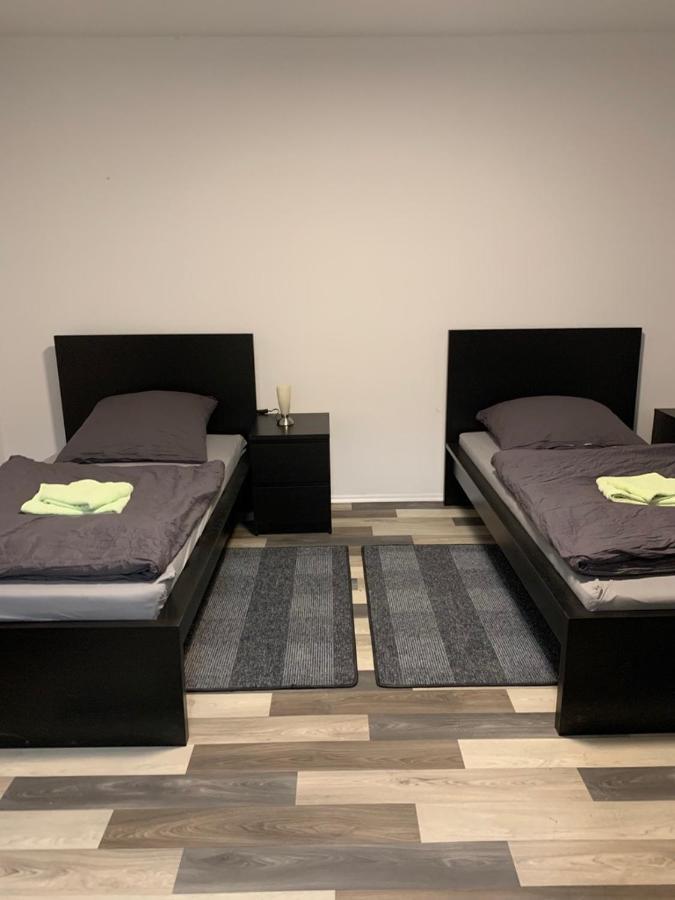 Monteurzimmer Oberlistingen Zweibettzimmer Mit 2 Baedern Breuna Zewnętrze zdjęcie