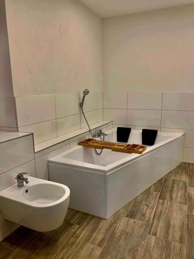 Monteurzimmer Oberlistingen Zweibettzimmer Mit 2 Baedern Breuna Zewnętrze zdjęcie