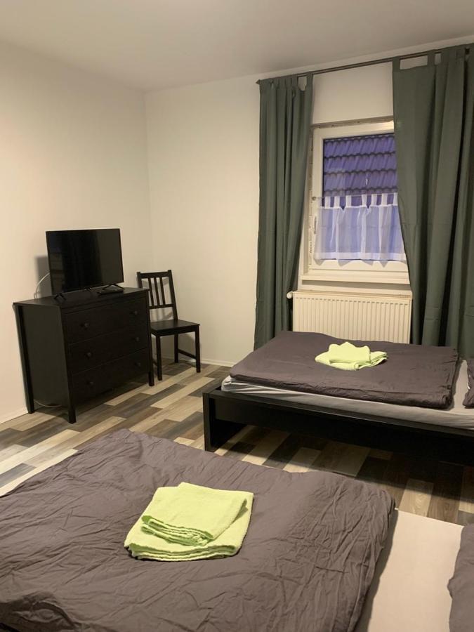 Monteurzimmer Oberlistingen Zweibettzimmer Mit 2 Baedern Breuna Zewnętrze zdjęcie