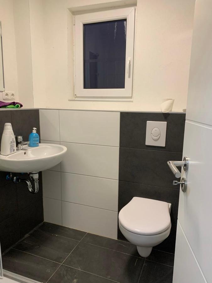 Monteurzimmer Oberlistingen Zweibettzimmer Mit 2 Baedern Breuna Zewnętrze zdjęcie